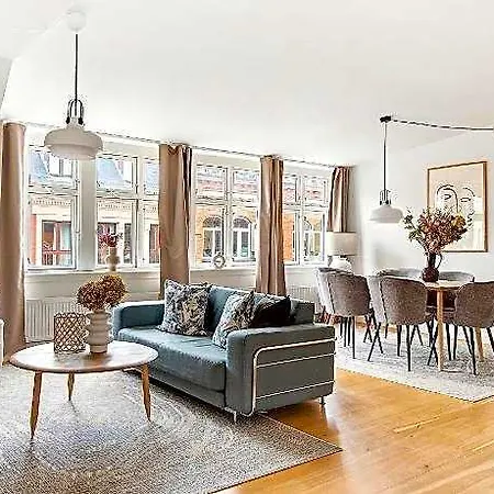 Hotel Spacious Centrally Located Penthouse With A Terrace Close To Illum