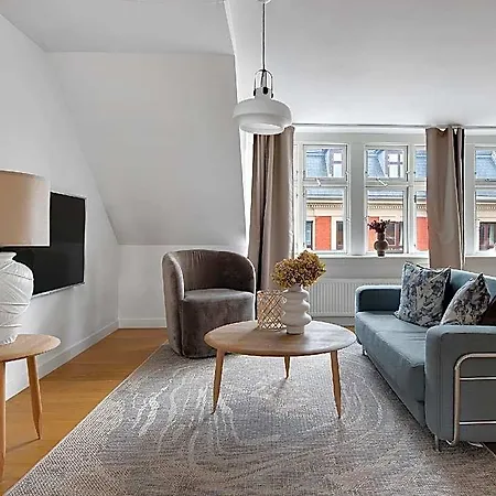 فندق Spacious Centrally Located Penthouse With A Terrace Close To Illum