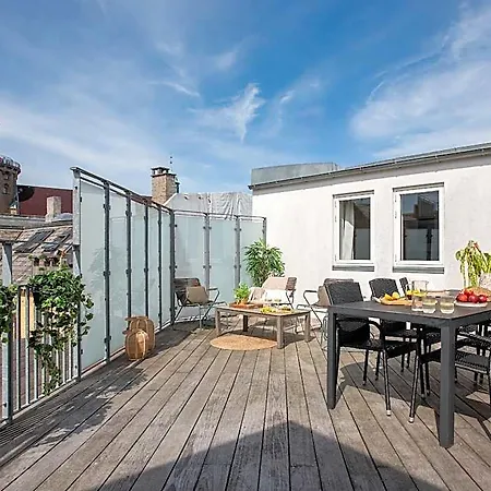 Spacious Centrally Located Penthouse With A Terrace Close To Illum كوبنهاجن