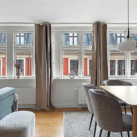 Hotel Spacious Centrally Located Penthouse With A Terrace Close To Illum